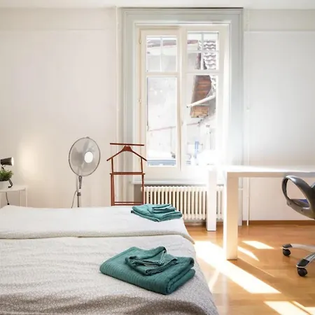 Zwei Im Jugendstilhaus Mit Garten Homestay