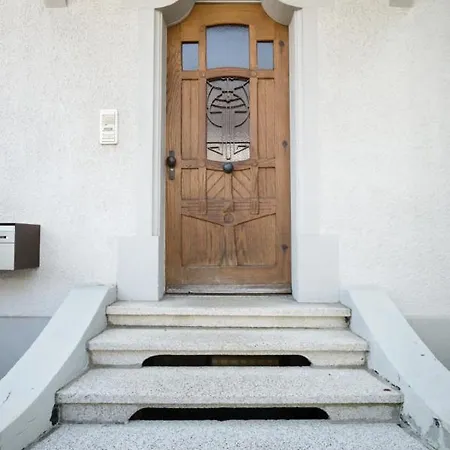 Zwei Im Jugendstilhaus Mit Garten Bern