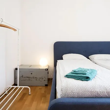 Zwei Im Jugendstilhaus Mit Garten Accommodatie bij particulieren Bern
